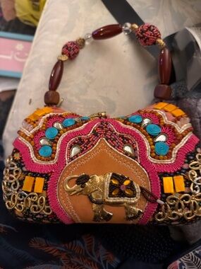 Embellished Elephant Accent Women’s Handbag in Pink and Tan